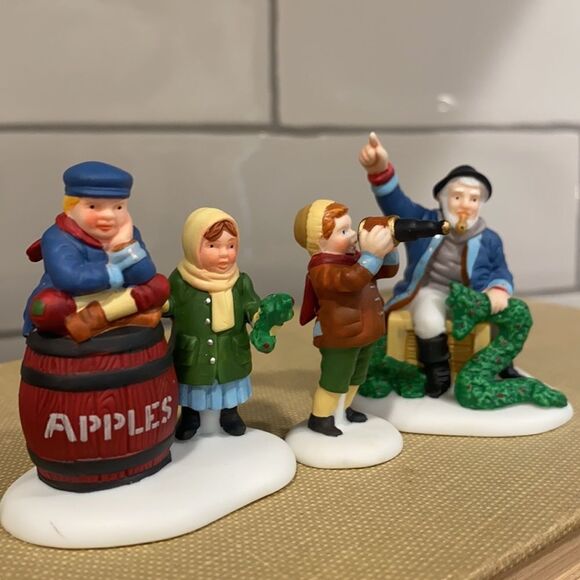 Dept 56 The Old Man And The Sea Figurine Set Christmas Village #5655-3 - Picture 3 of 9